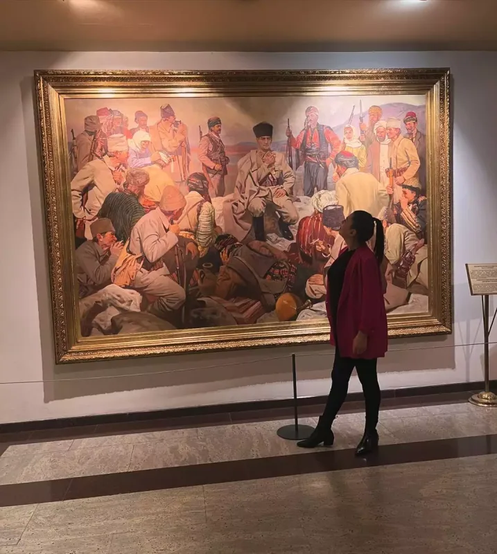 Zümrüd Anıtkabirdə…