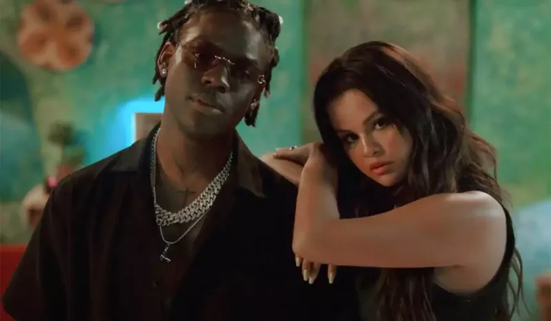 Klipləri bir milyard izlənildi!