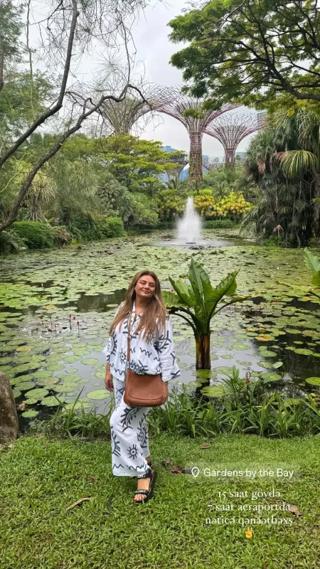 Kamilə qızı ilə tətildə…