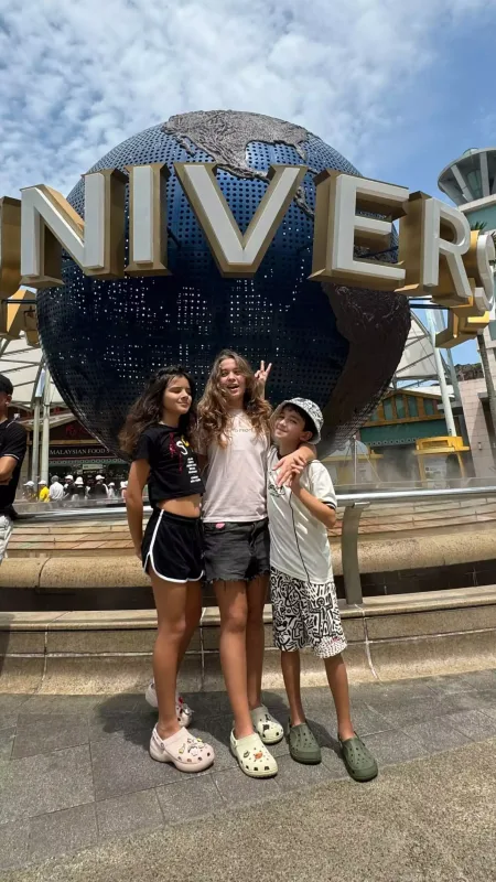 Kamilə qızı ilə tətildə…