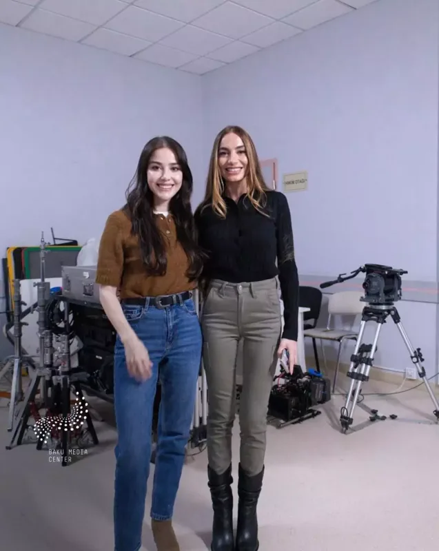 Özge Arzu Əliyeva ilə bir arada