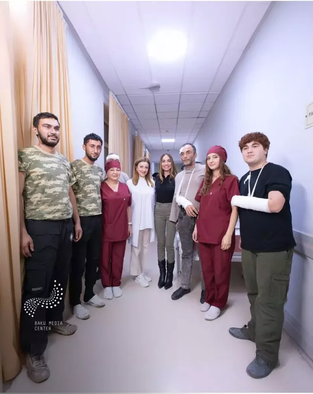 Özge Arzu Əliyeva ilə bir arada