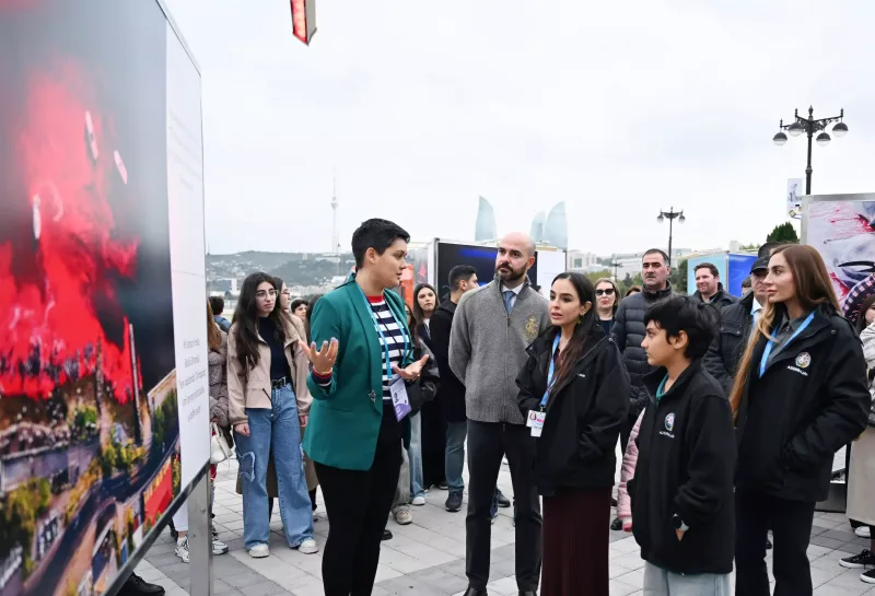 Leyla və Arzu Əliyevalar sərgidə