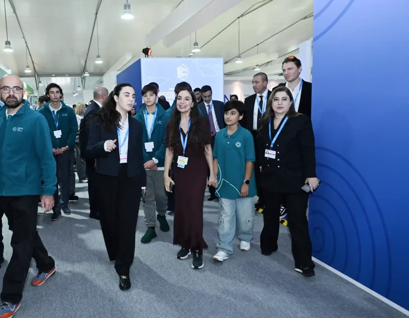 Leyla və Arzu Əliyevalar sərgidə