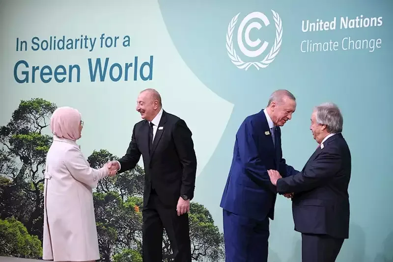 İlham Əliyev Ərdoğan və xanımını belə qarşıladı