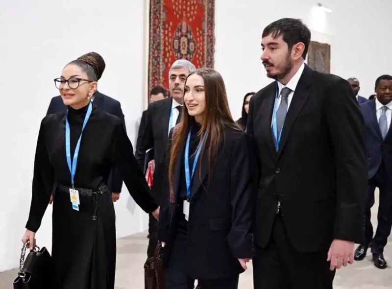 Sammitdən maraqlı kadrlar