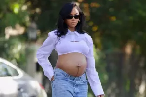 22 yaşlı aktrisa hamilədir