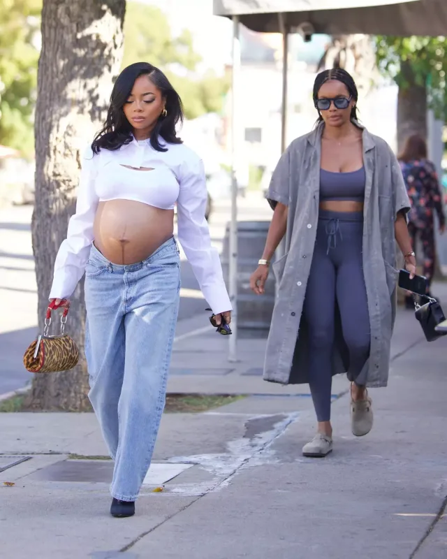 22 yaşlı aktrisa hamilədir