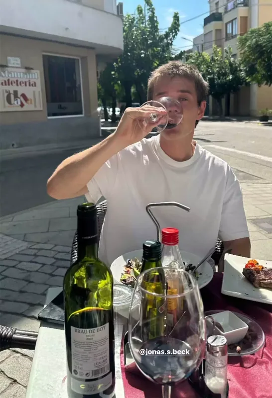 Alizade sevgilisini paylaşdı