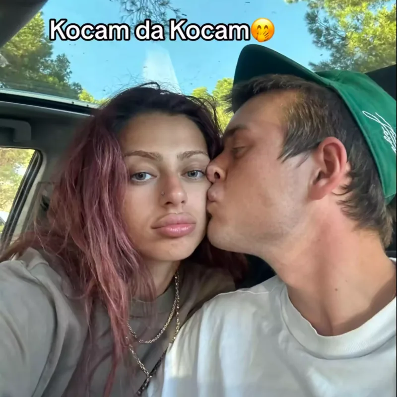 Alizade sevgilisini paylaşdı