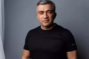 “Boşananların məclisində oxuyuram”