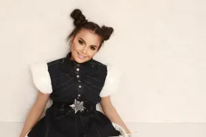 Aysel gəlincik obrazında