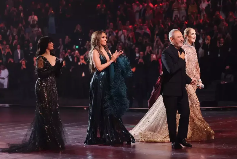 Şouya damğa vurdular