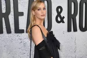 Cennifer Lorensin hamiləlik tərzi