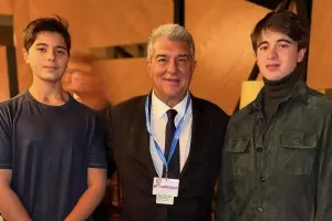 Prezidentin nəvələri “Barselona” klubunun prezidenti ilə görüşdülər