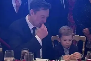 İlon Mask siyasi tədbirə oğlu ilə qatıldı