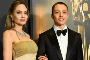 Ancelina oğlu ilə 3 ildən sonra...