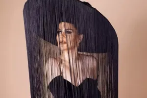 Xatun qaraya büründü