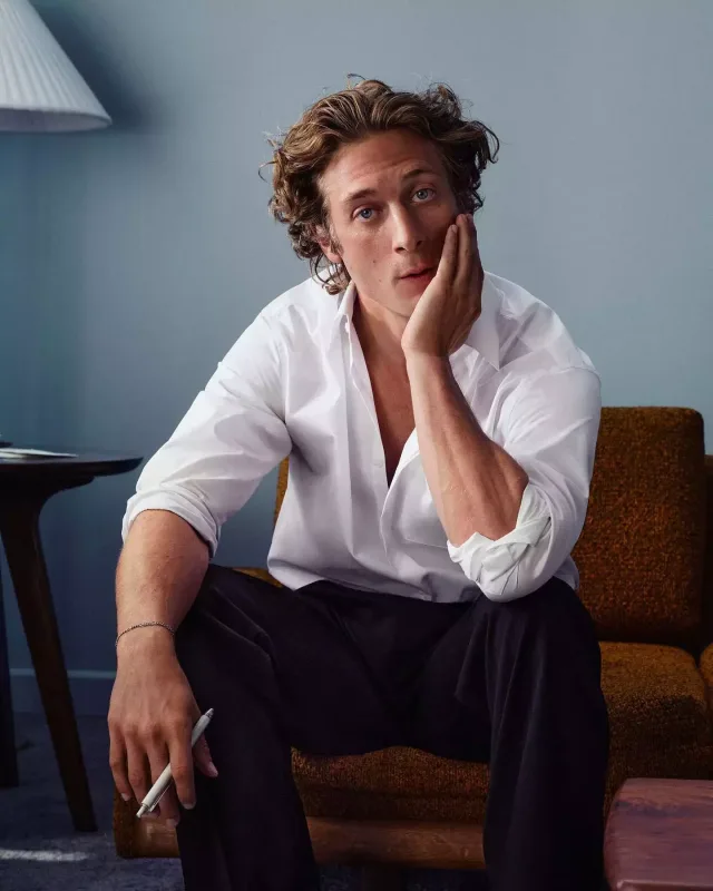 “Calvin Klein”in simasından yeni fotolar...