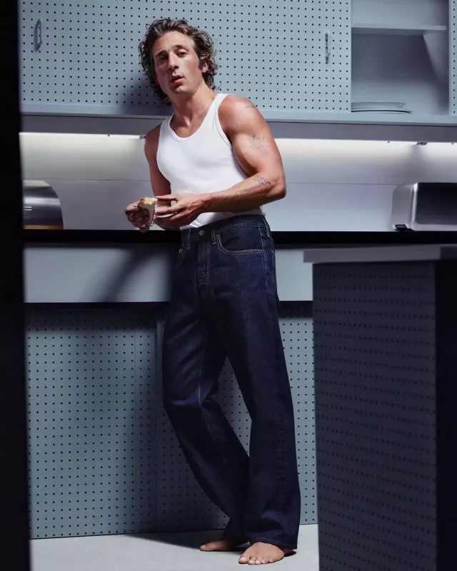 “Calvin Klein”in simasından yeni fotolar...