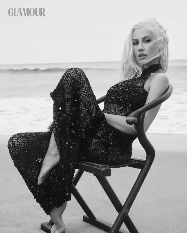 Uzun zamandan sonra ailəsini üzə çıxardı