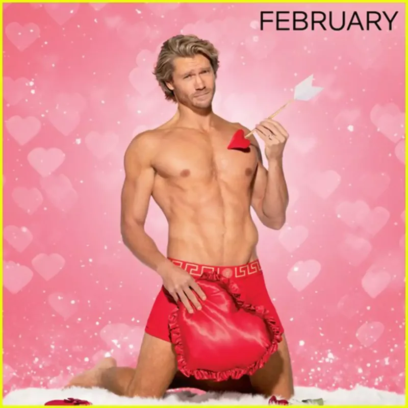 12 aya 12 yarıçılpaq şəkil!