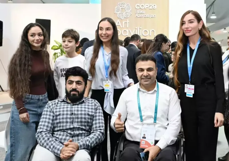 Leyla və Arzu Əliyevalar sərgidə - FOTOLAR