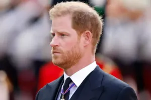 Şahzadə Harri canlı yayımdakı addımı ilə gündəmdə