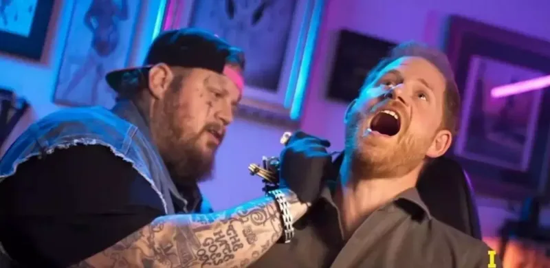 Şahzadə Harri canlı yayımdakı addımı ilə gündəmdə