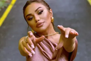 Efirdə Türkanın halı pisləşdi - Video