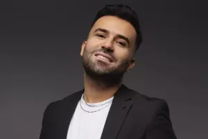 Elvin əsəbiləşib, efiri tərk etdi