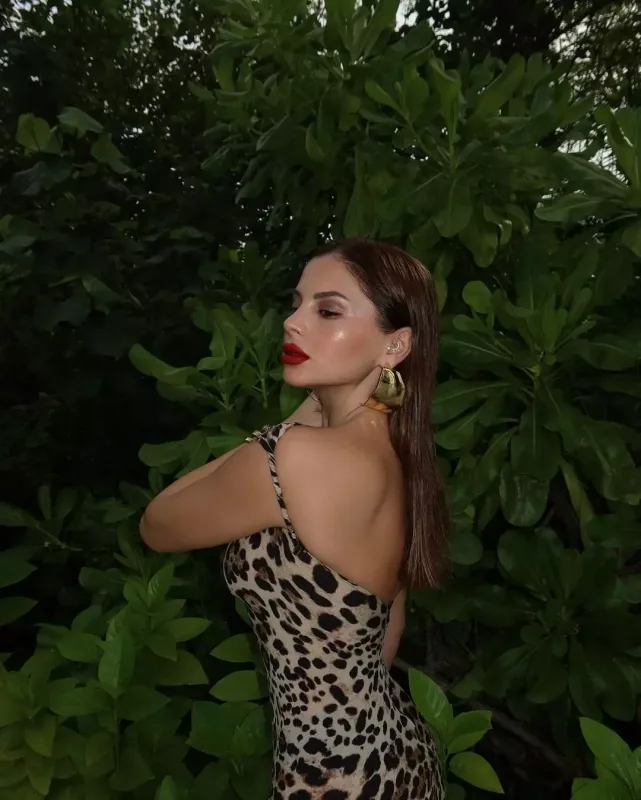 Aynişan Maldivə gedibmiş