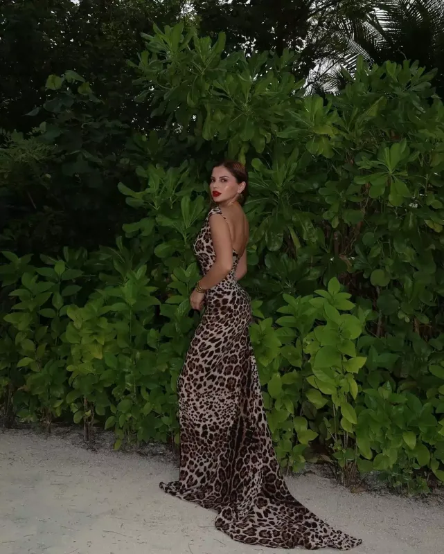 Aynişan Maldivə gedibmiş