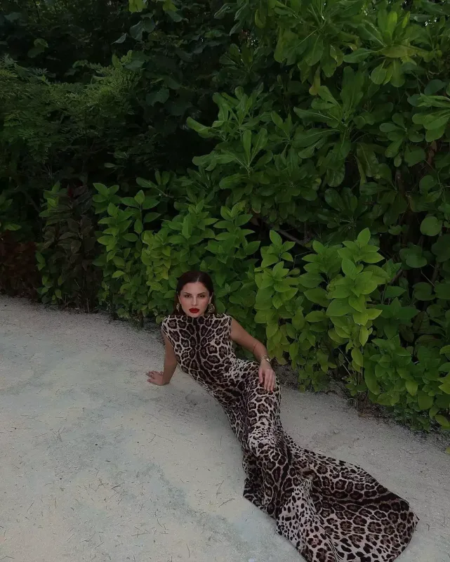 Aynişan Maldivə gedibmiş