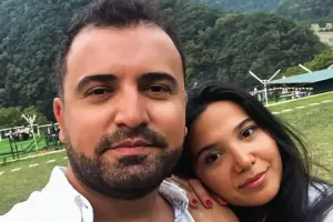 Muraddan xanımı ilə paylaşım