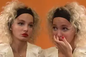 “Anamın borcunu ödəmək üçün çılpaq şəkillər çəkdirib, satdım”