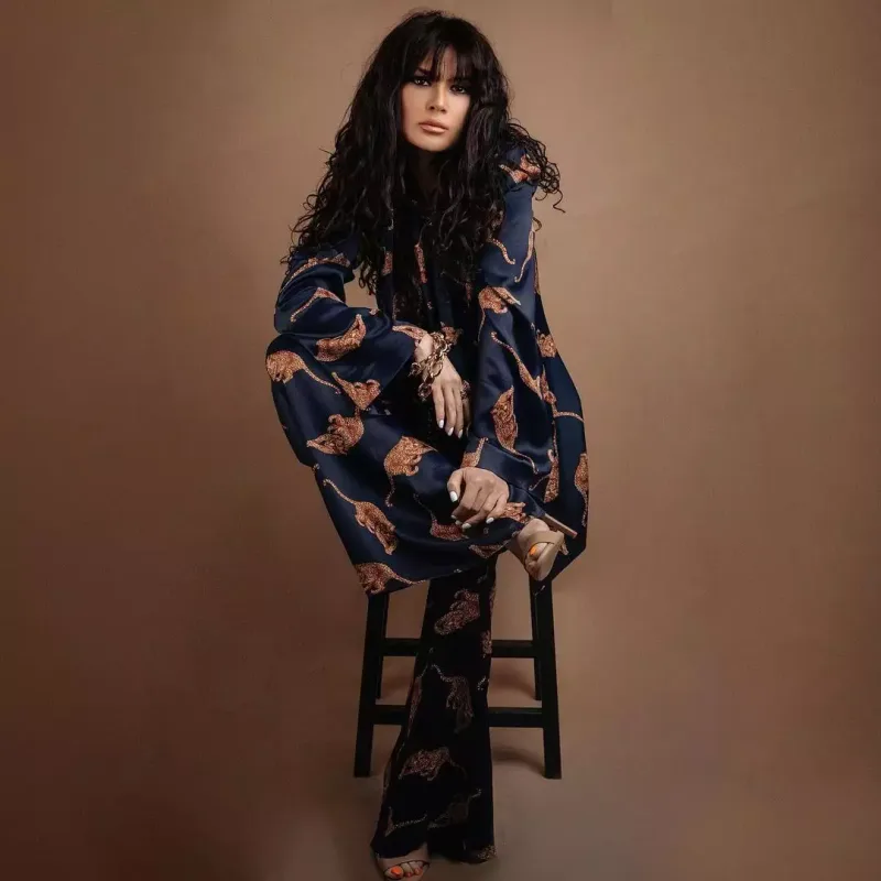 Natavan bacısını axtarır