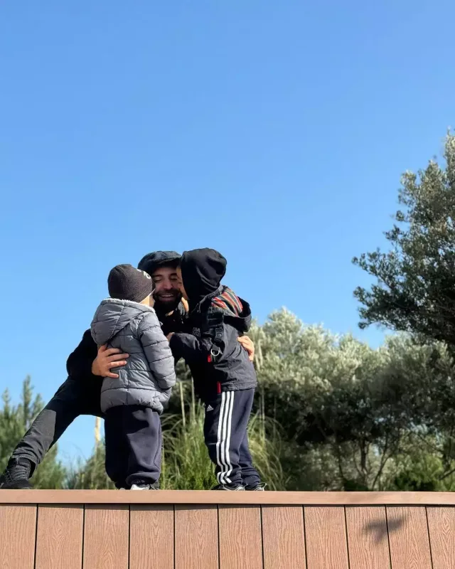 Azaddan övladları ilə fotolar