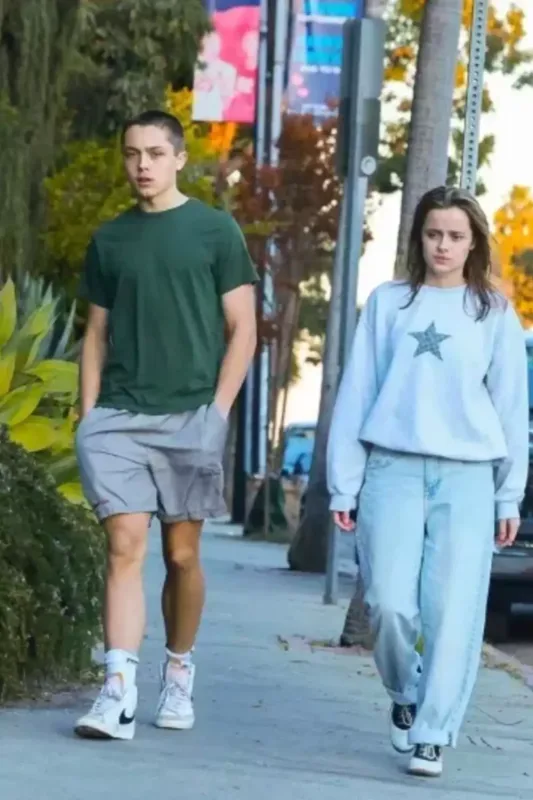 Ancelina və Bredin övladları alış-verişdə