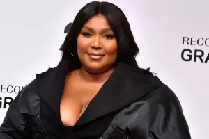 Köklüyünə görə linç olunan Lizzo arıqlayıb belə oldu