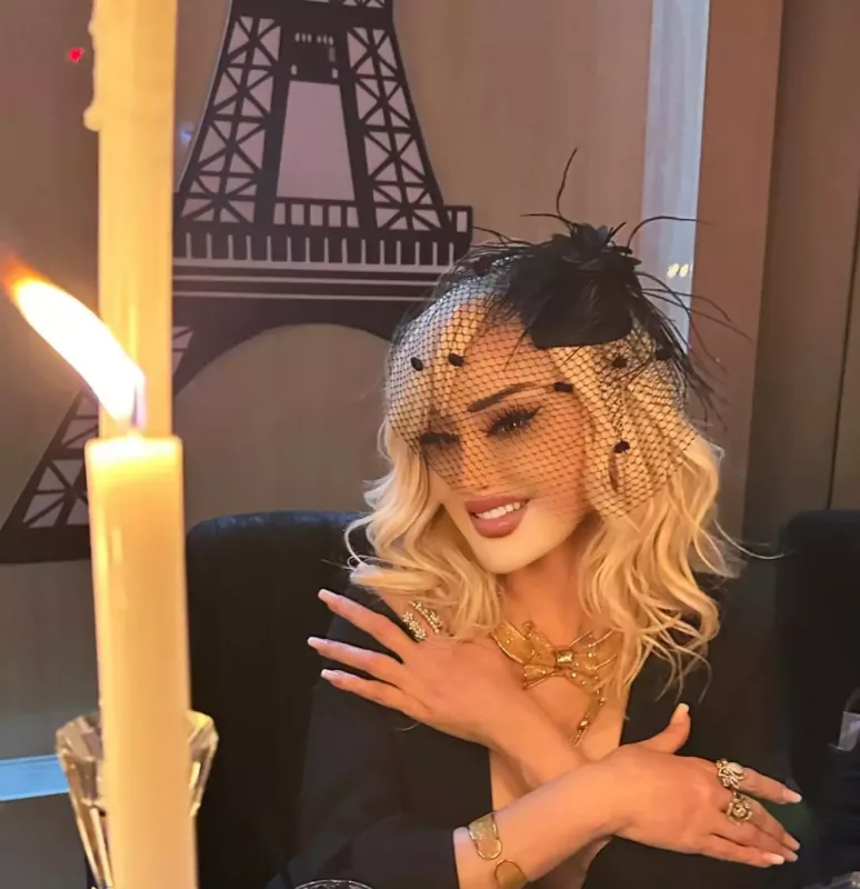 “Yazılan şərhləri oxumuram” - Mələykə