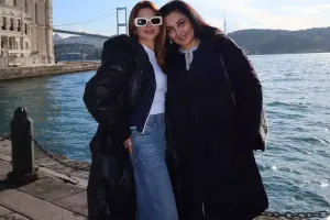 Aybəniz Haşımova qızı ilə İstanbulda