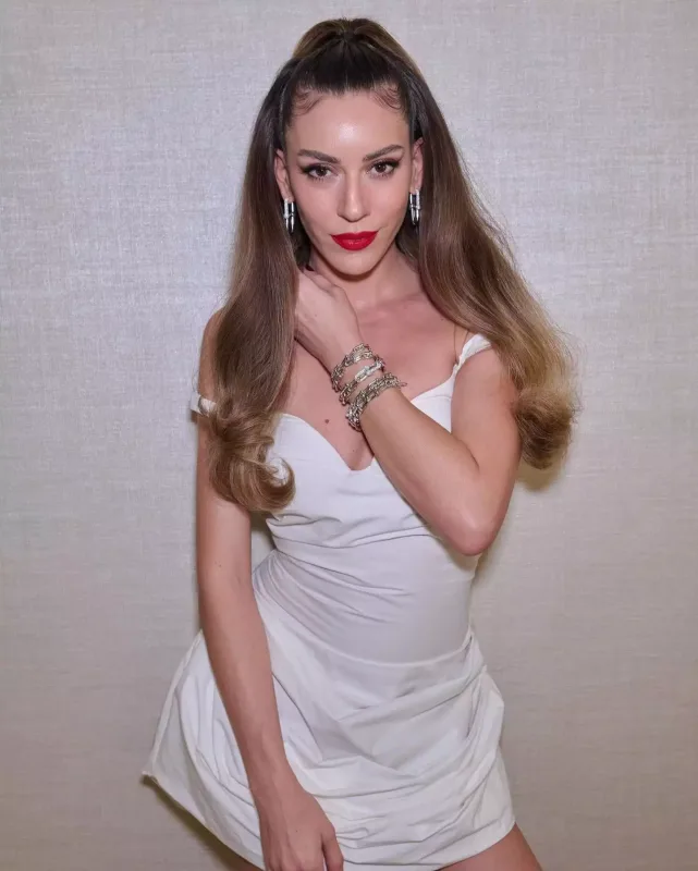 Sinemin yeni görüntüsü diqqət çəkdi