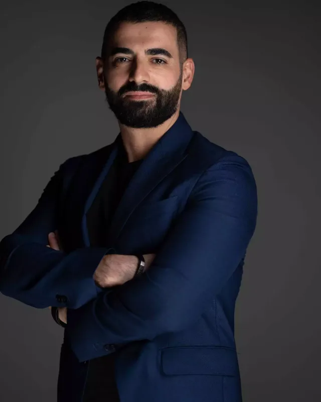 “Varsansa, niyə yoxsan” kitabı çap olunub