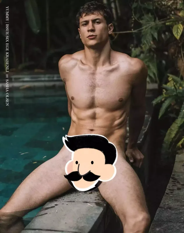 Türk modelin çılpaq fotoları üzə çıxdı