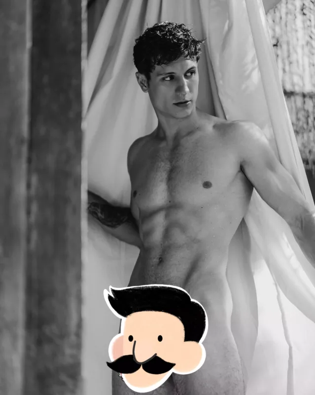 Türk modelin çılpaq fotoları üzə çıxdı