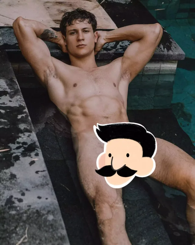 Türk modelin çılpaq fotoları üzə çıxdı