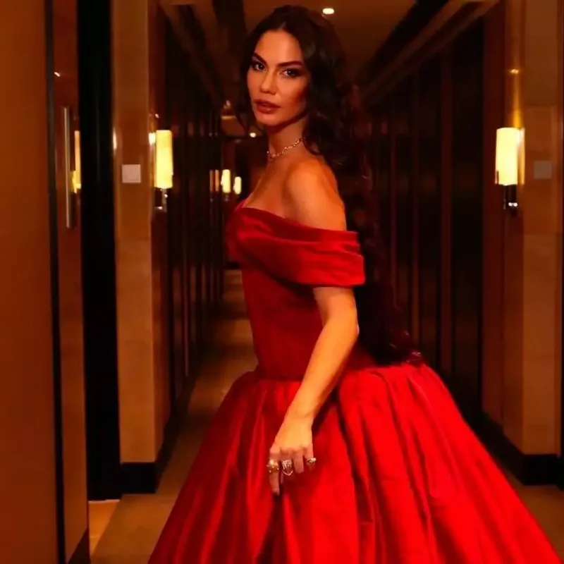 Demet Dubayda  “Ən yaxşı aktrisa” ödülünü aldı