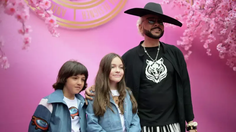 Kirkorov buna görə uşaqlarını Dubaydakı məktəbdən çıxartdı