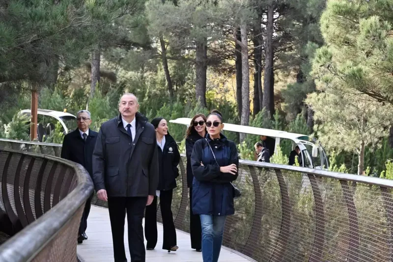 Prezident ailəsi ilə Mərkəzi Nəbatat Bağının açılışında